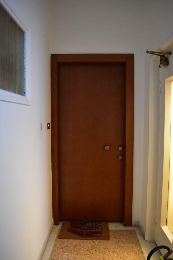 Chic Central Apartment In Evangelismos Metro Station Athens Luaran gambar