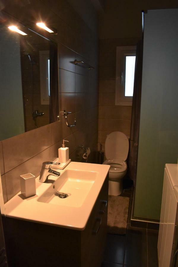 Chic Central Apartment In Evangelismos Metro Station Athens Luaran gambar