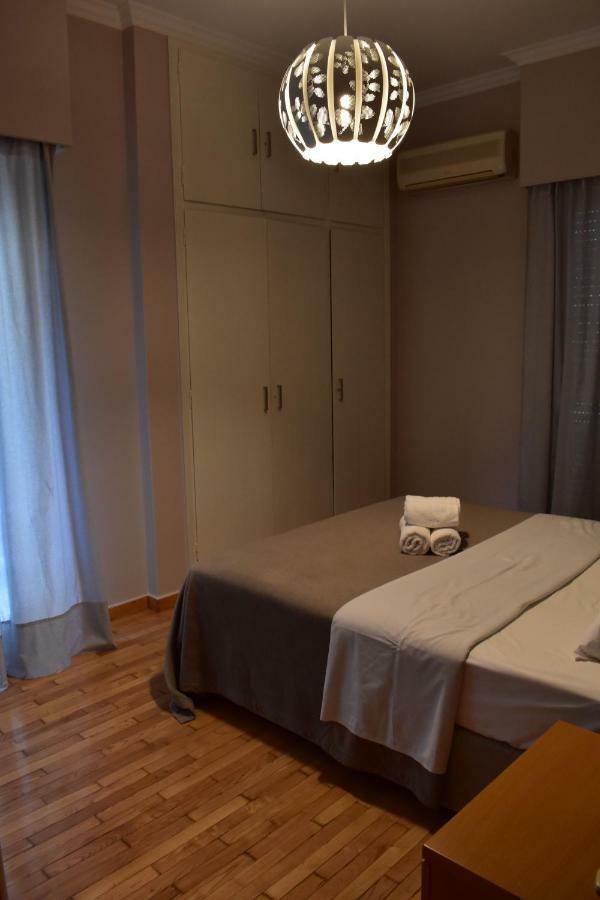 Chic Central Apartment In Evangelismos Metro Station Athens Luaran gambar
