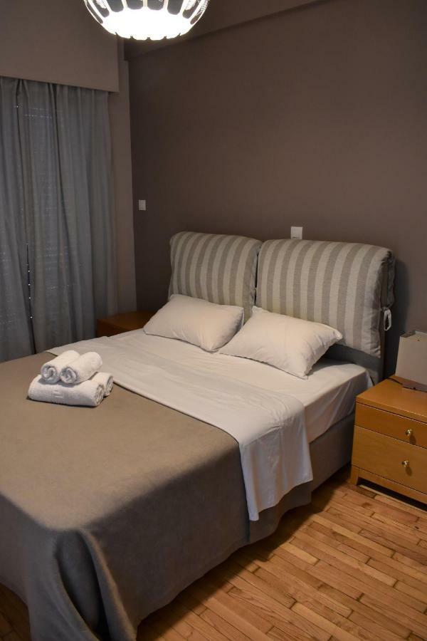 Chic Central Apartment In Evangelismos Metro Station Athens Luaran gambar