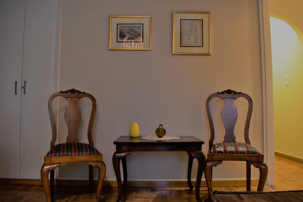 Chic Central Apartment In Evangelismos Metro Station Athens Luaran gambar