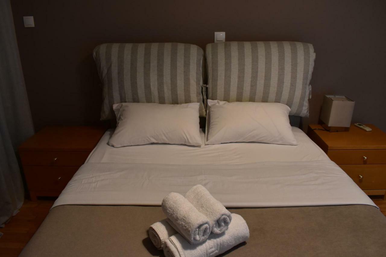 Chic Central Apartment In Evangelismos Metro Station Athens Luaran gambar