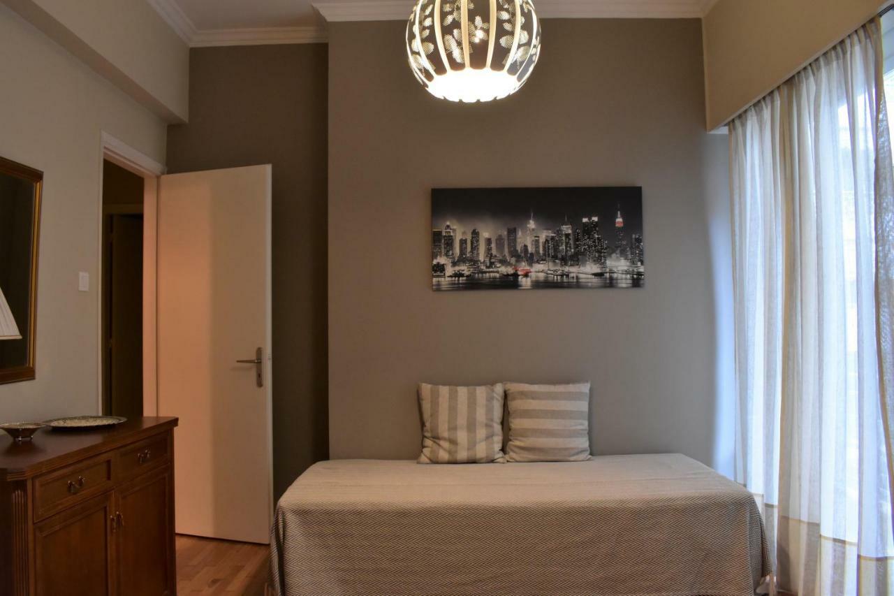 Chic Central Apartment In Evangelismos Metro Station Athens Luaran gambar
