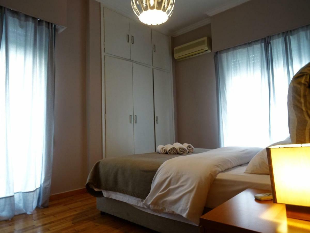 Chic Central Apartment In Evangelismos Metro Station Athens Luaran gambar