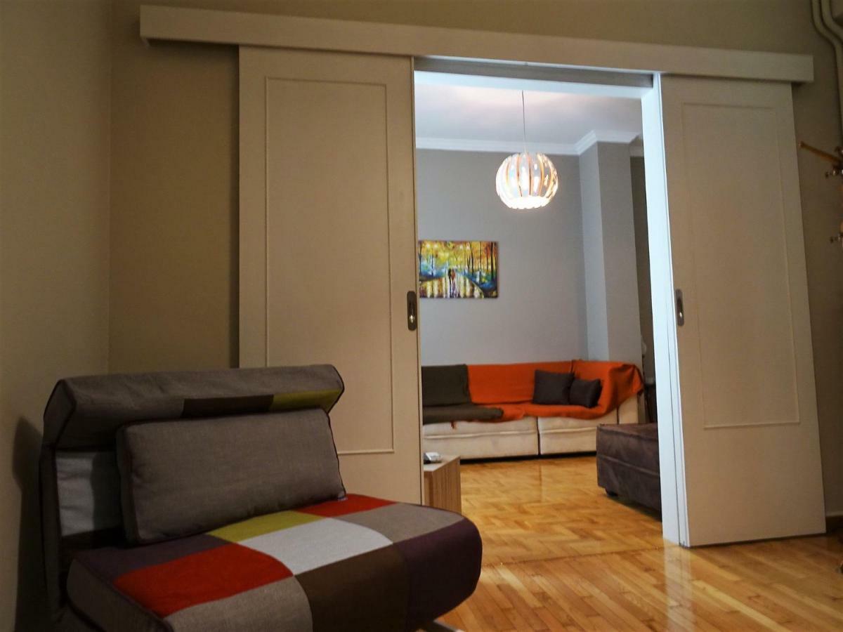 Chic Central Apartment In Evangelismos Metro Station Athens Luaran gambar
