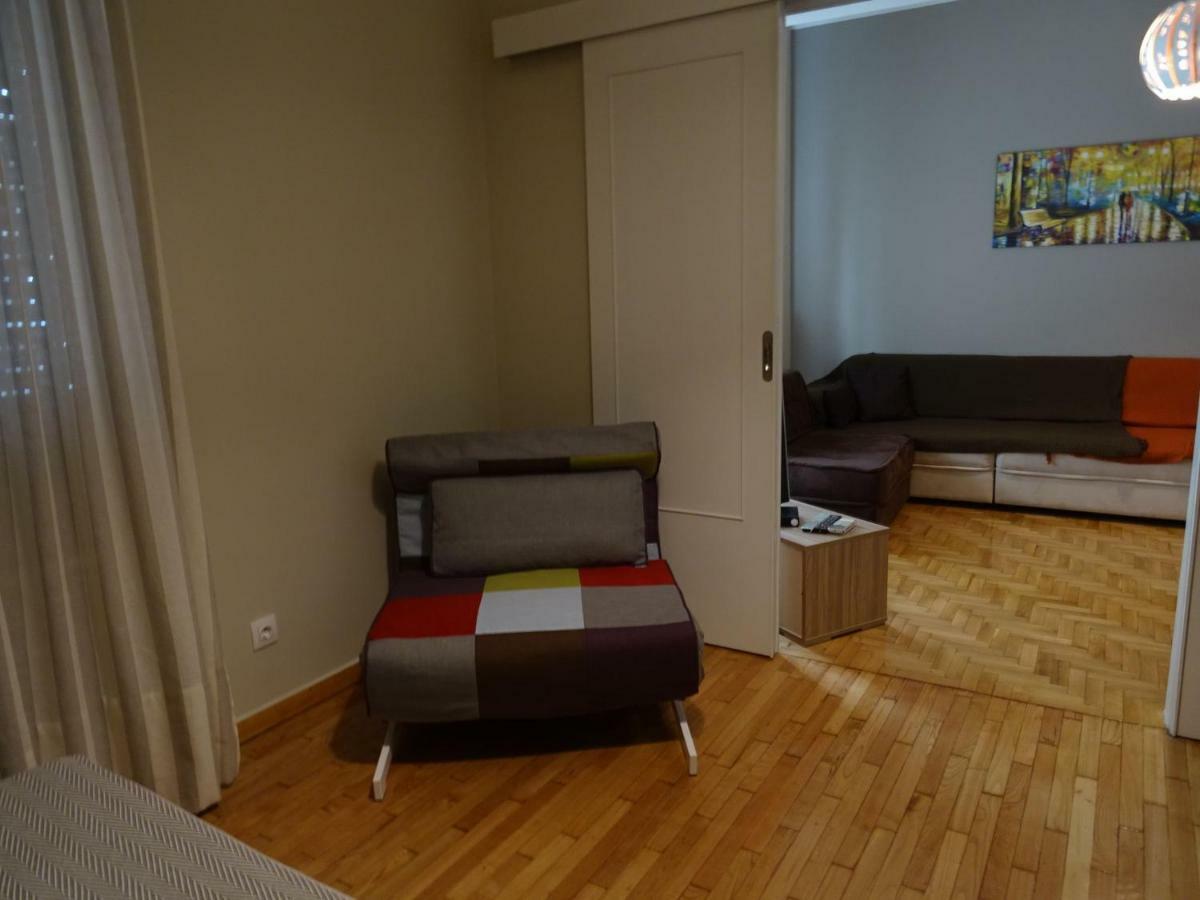 Chic Central Apartment In Evangelismos Metro Station Athens Luaran gambar
