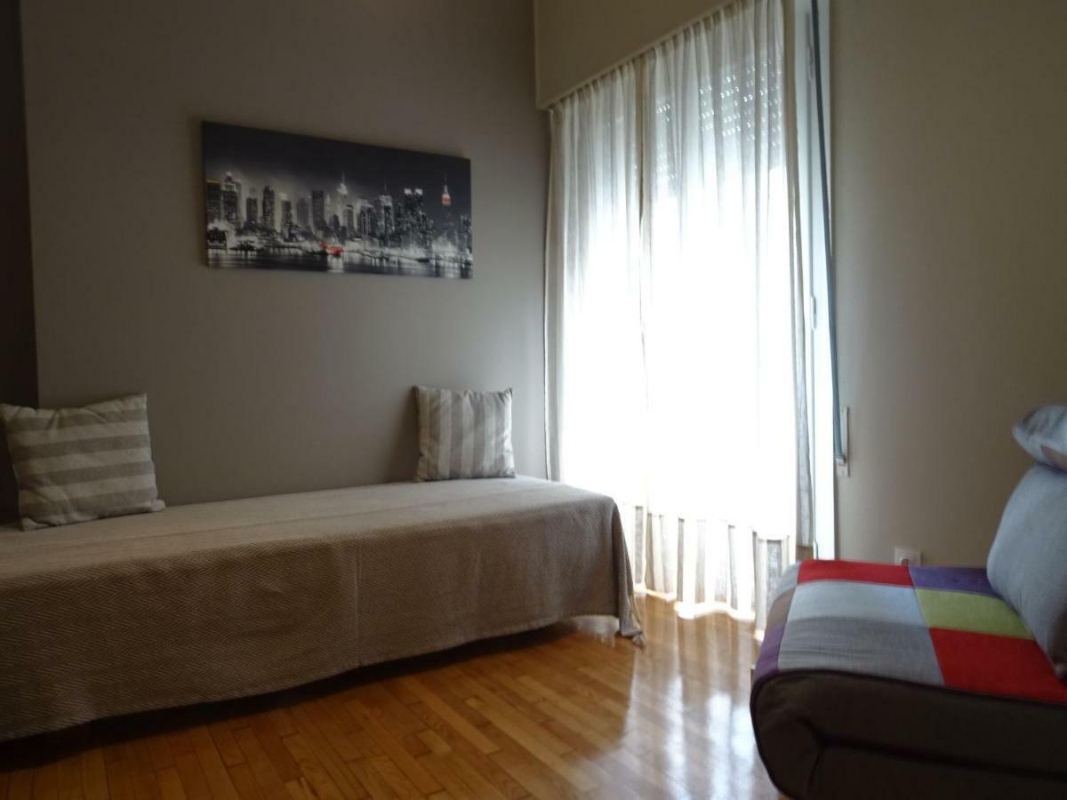 Chic Central Apartment In Evangelismos Metro Station Athens Luaran gambar